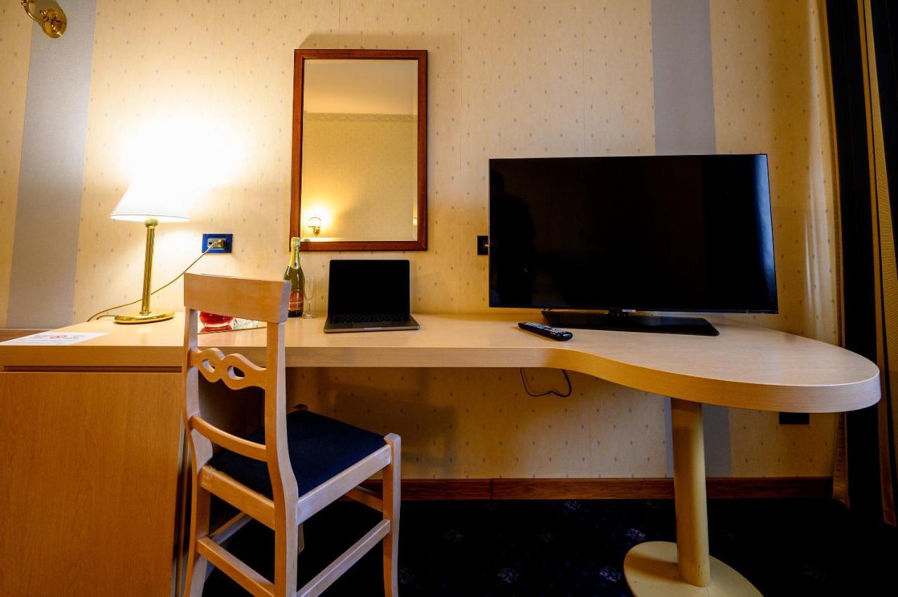 Hotel Torre Di Pratolungo ローマ エクステリア 写真