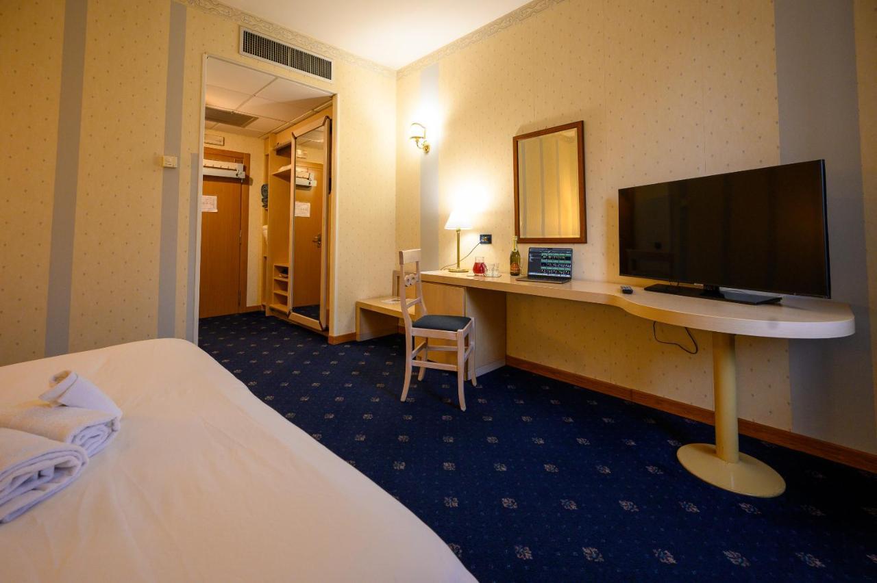 Hotel Torre Di Pratolungo ローマ エクステリア 写真